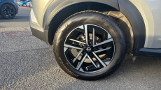 Nissan Juke 1.0 DiG-T N-Connecta 5dr Petrol Hatchback